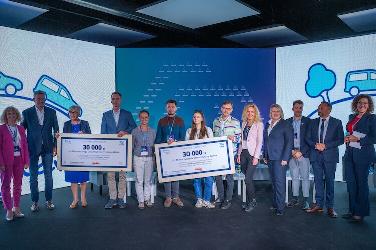 „Niebieskie granty” od Volkswagen Poznań: 60 tysięcy złotych na ochronę środowiska i integrację